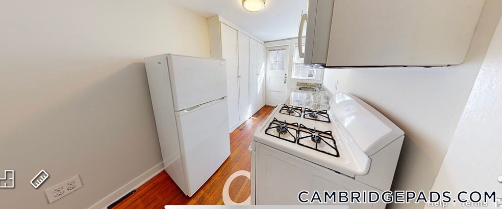 Building Photo - 38 Gibson St