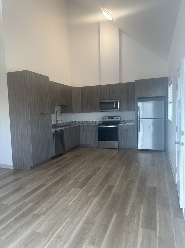 Building Photo - 411 Azalea Ct