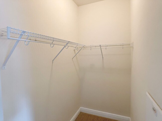 Building Photo - Margaret's Manor - Beautiful 2 Bedroom, 2 Bathroom Apartment