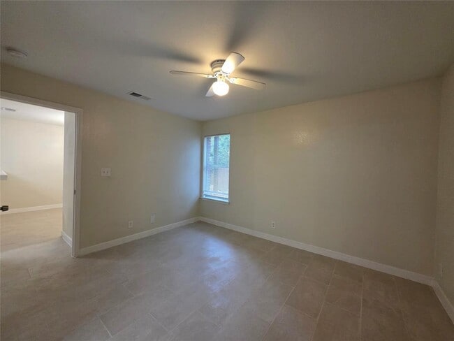 Building Photo - 2200 Katy Ln