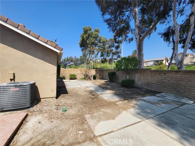 Building Photo - 2131 Seaview Dr