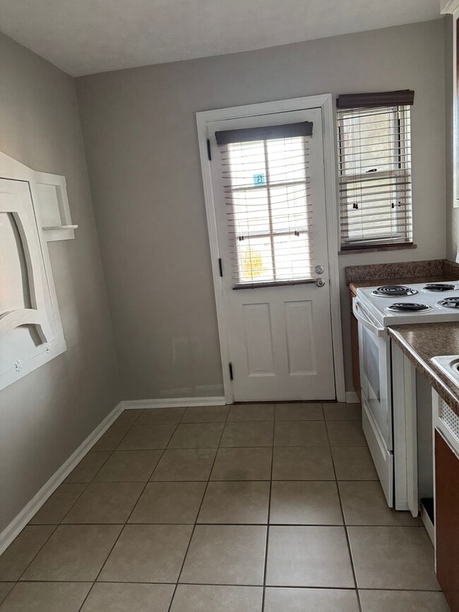 Building Photo - Updated 1 Bedroom in Bexley/Berwick Area
