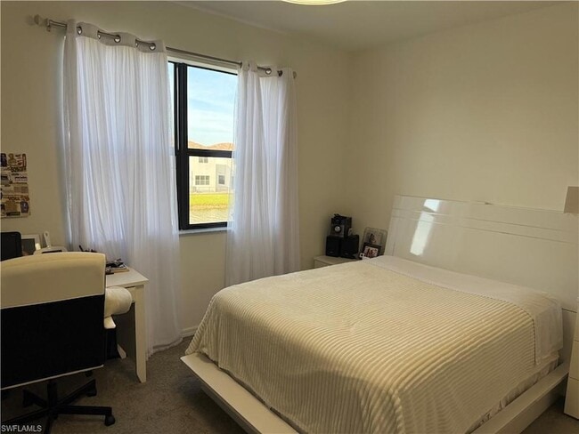 Building Photo - 5483 Cameron Dr