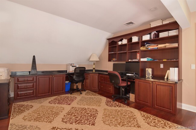 Building Photo - 9 Stony Gate Oval