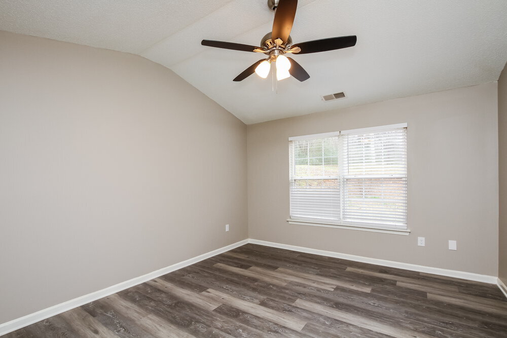 Building Photo - 135 English Hills Dr