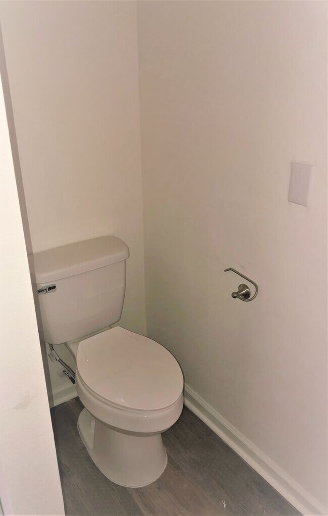 Building Photo - 2/2 Dolphin Villas Condo, Gulf Shores!