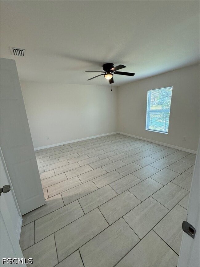 Building Photo - 3305 SW 15th Pl