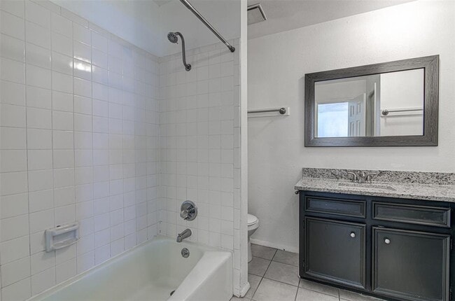 Building Photo - 1202 Westcott Dr
