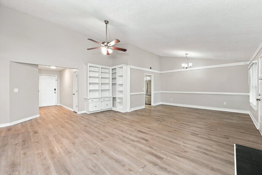 Building Photo - 235 Grayland Creek Dr