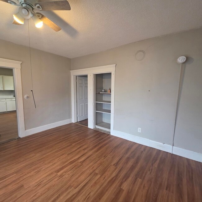 Building Photo - 104 Summer St