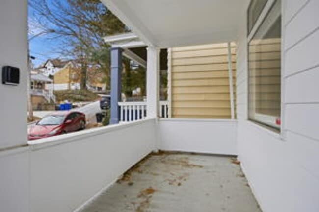 Building Photo - Well-maintained 3-bedroom, 1-bath home in Carnegie! Available Now!!