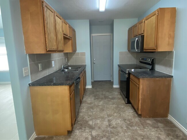 Building Photo - 10662 Royal York Dr