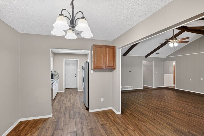 Building Photo - 2511 Ironwood Ct