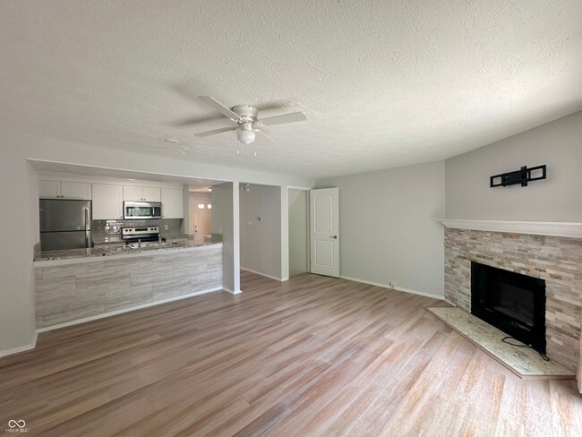 Building Photo - 9430 Aspen Grove Ln