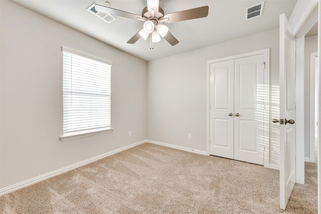 Building Photo - 251 Cranz Farm Dr