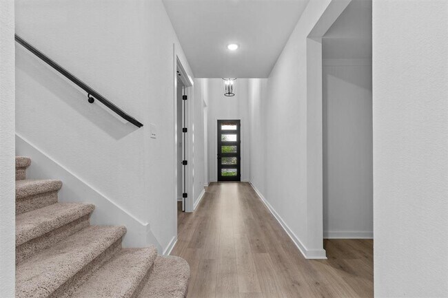 Building Photo - 547 Billowing Way