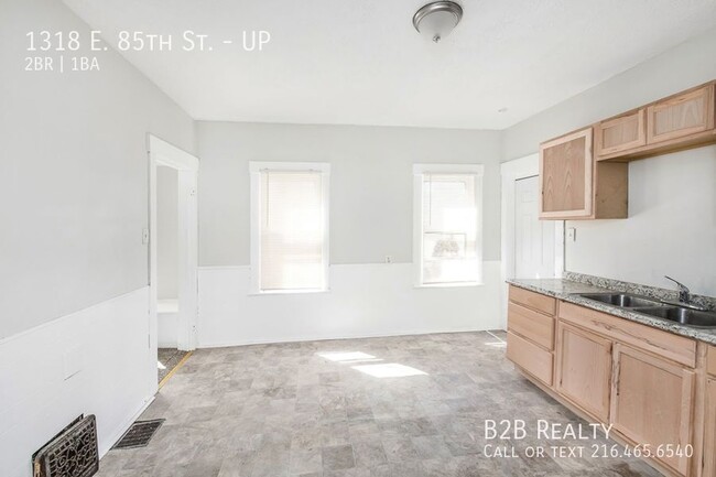 Building Photo - 1318 E 85th St