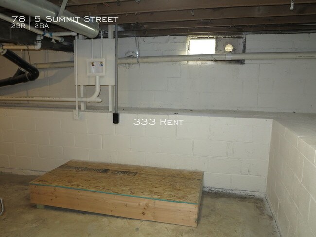 Building Photo - FREE RENT - MOVE-IN SPECIAL!