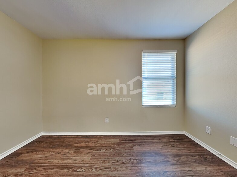 Building Photo - 101 Long Prairie Dr