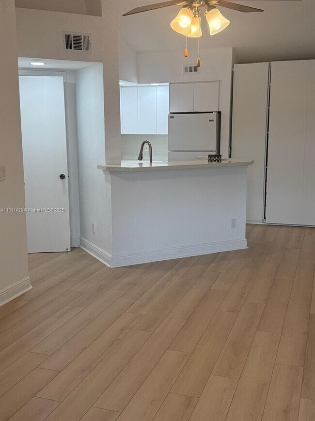 Building Photo - 12510 Vista Isles Dr