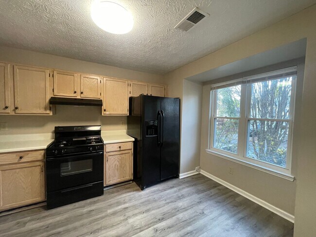 Building Photo - 3774 Meadow Creek Dr