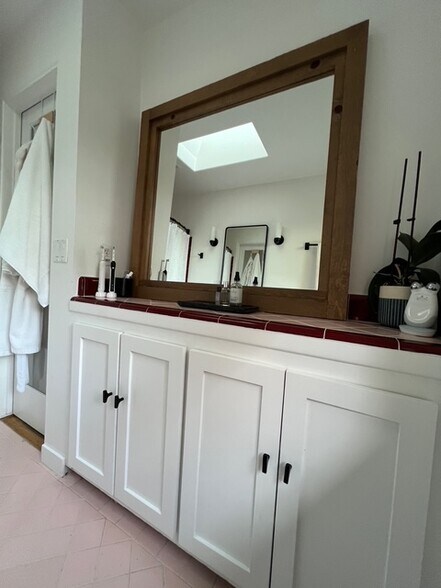 Building Photo - 144 San Rafael Ave