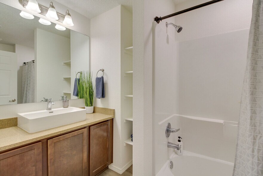 Building Photo - 271 San Clemente Ave NW
