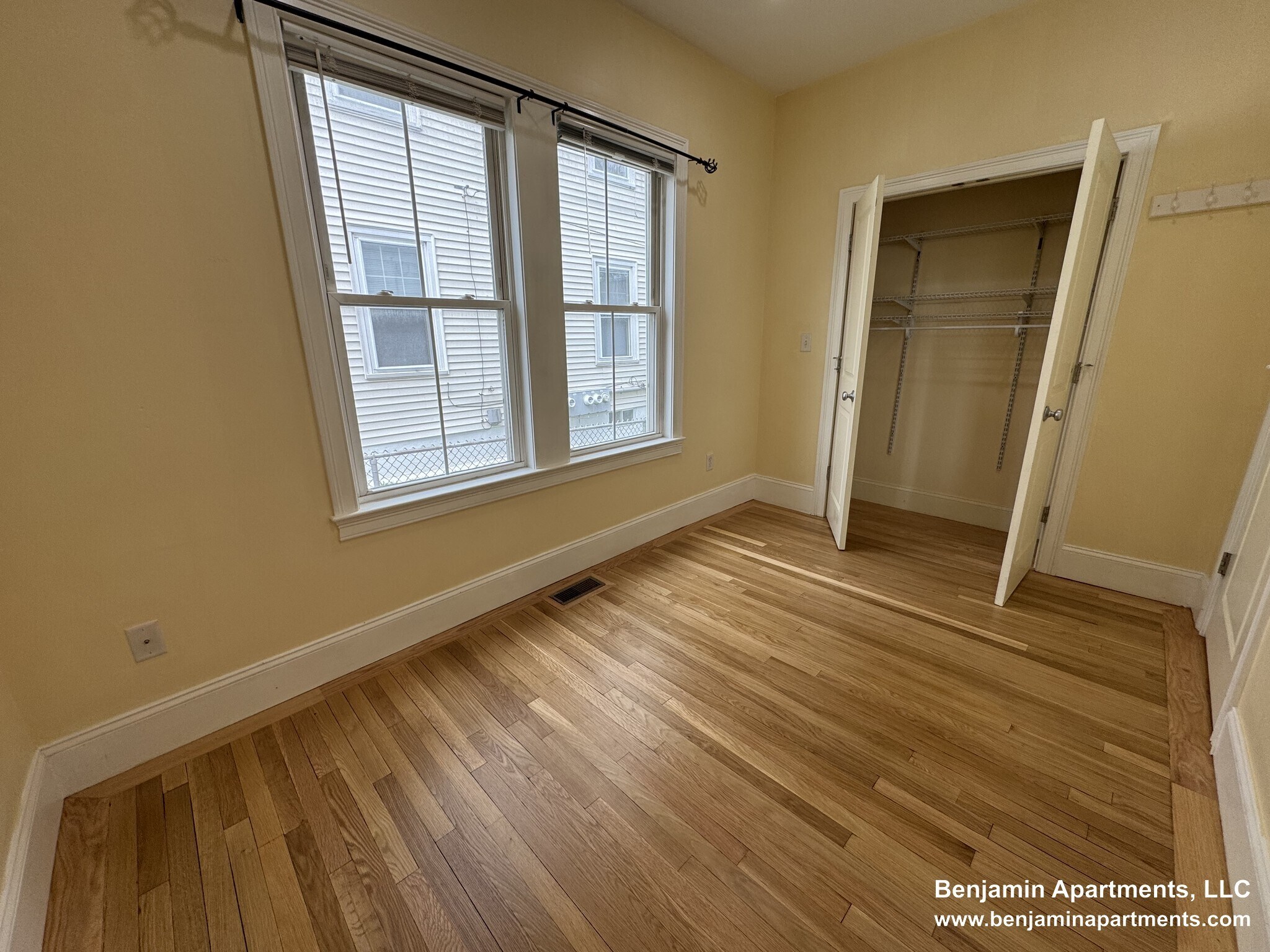 Building Photo - 25 Lothrop St