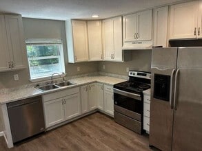 Building Photo - 6332 Fabian Dr