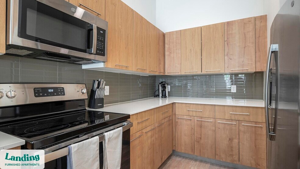 Building Photo - 5256 International Dr