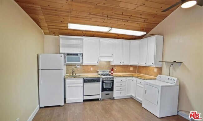 Building Photo - 6453 Montgomery Ave