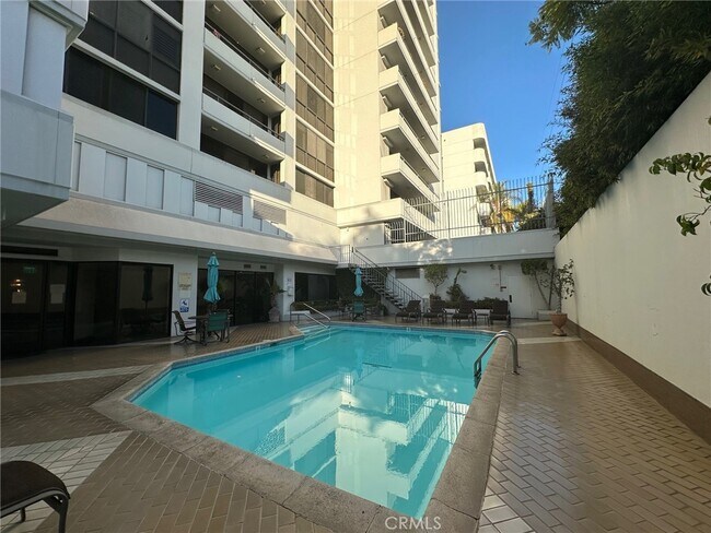 Building Photo - 10660 Wilshire Blvd
