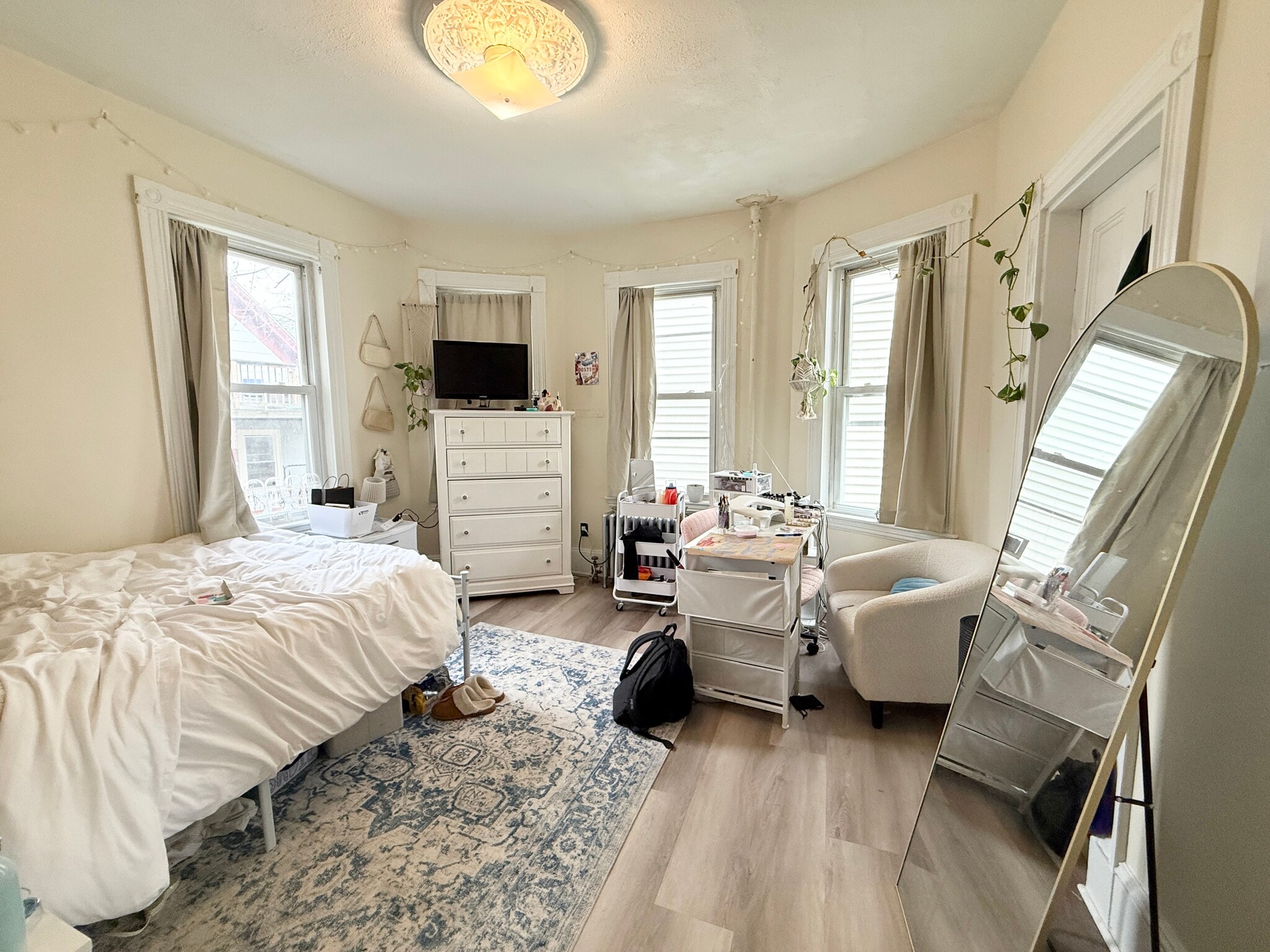 Building Photo - 55 Hillside St