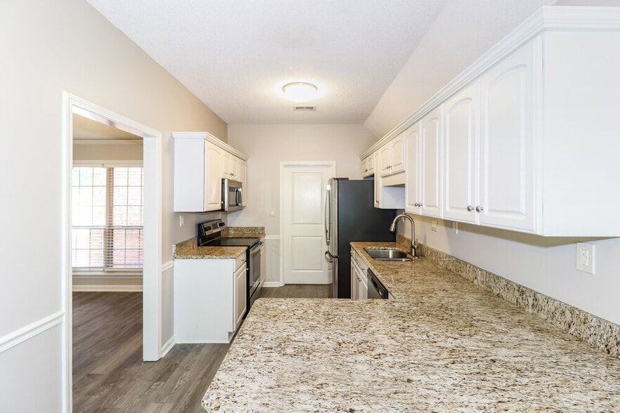 Building Photo - 1518 Appling Wood Cove S