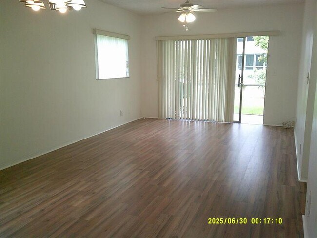 Building Photo - 5800 Margate Blvd