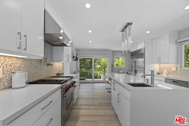 Building Photo - 641 Walther Way