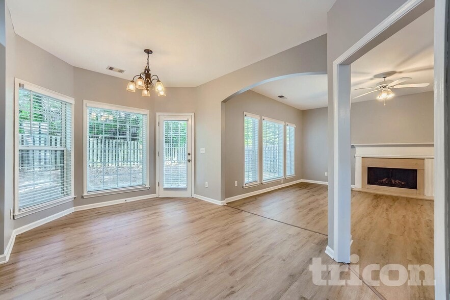 Building Photo - 2242 Rosemoore Walk NE