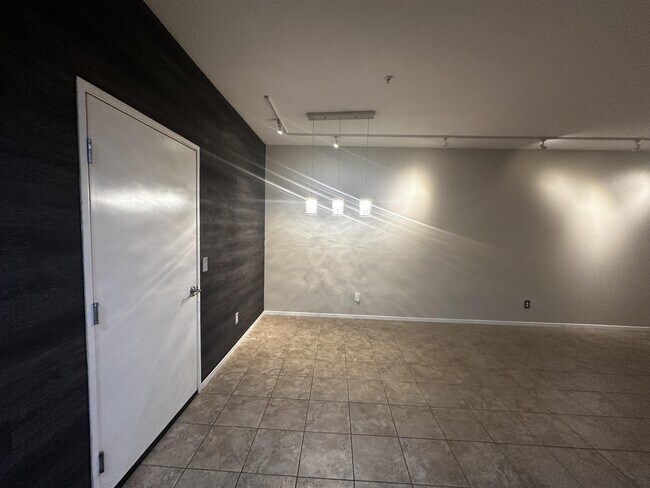Building Photo - 1344 Paizay Pl