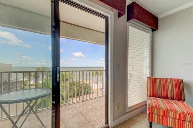 Building Photo - 2506 N Rocky Point Dr