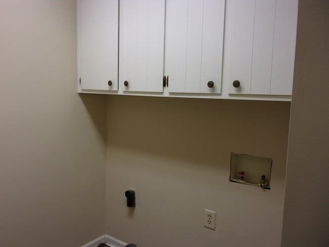 Building Photo - 522 N Jones Ave