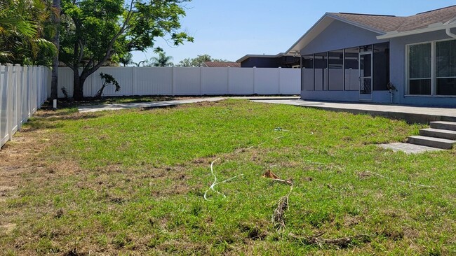 Building Photo - Coming Soon!!  Avaliable May 1, 2025 Spaci...