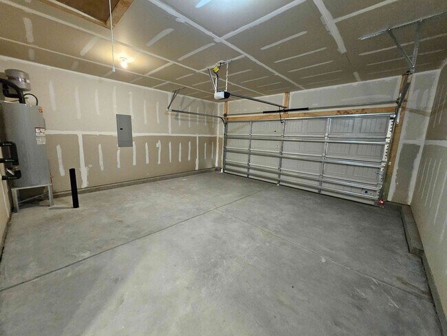 Building Photo - Bell Farm Community - 3BR / 2BA + Garage