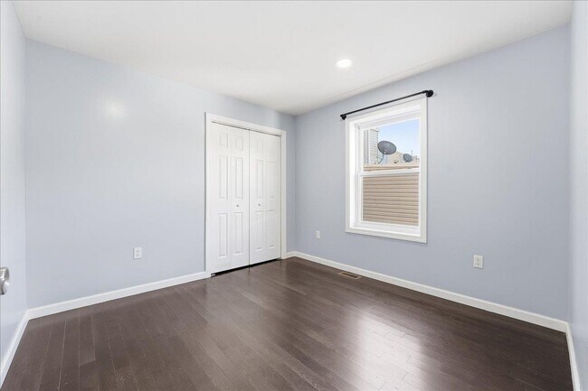 Building Photo - 225 Freeman Ave