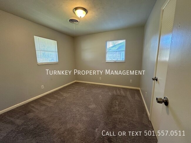 Building Photo - 3300 Lilac St
