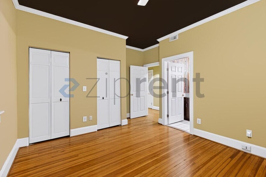 Building Photo - Unit Unit 102