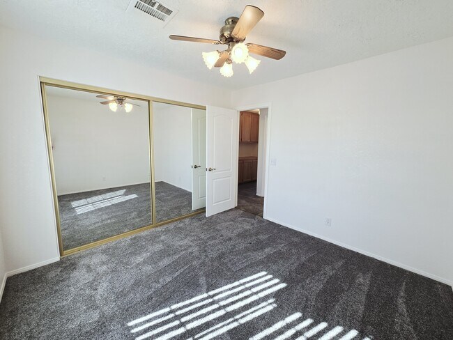 Building Photo - 250 Comstock Ave