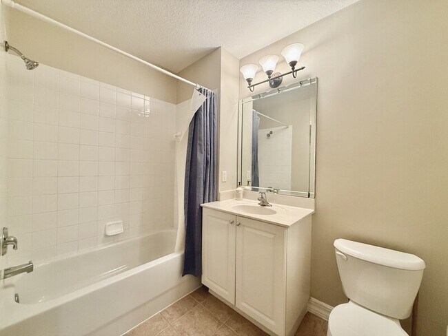 Building Photo - 6081 Jonathans Bay Cir