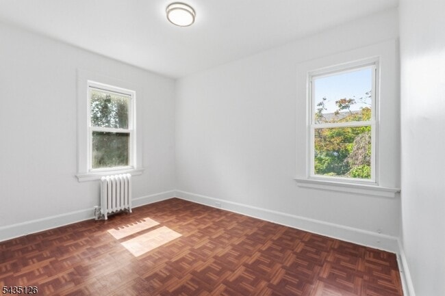 Building Photo - 40 Linden Ave