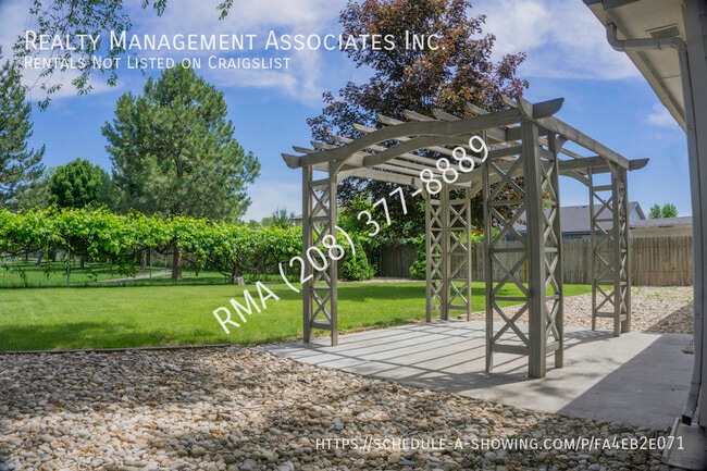 Building Photo - 844 S Pelican Way