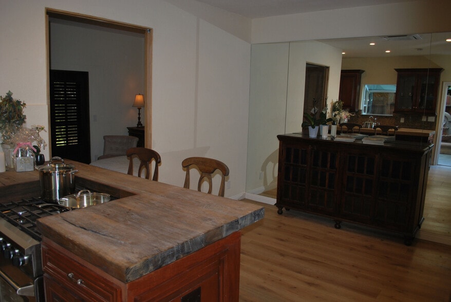 Building Photo - 20141 Orchid St